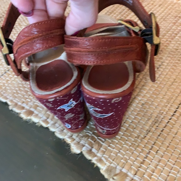 Blackstone Floral Print Wedge Leather Sandal Size 38/7.5 - Picture 5 of 11